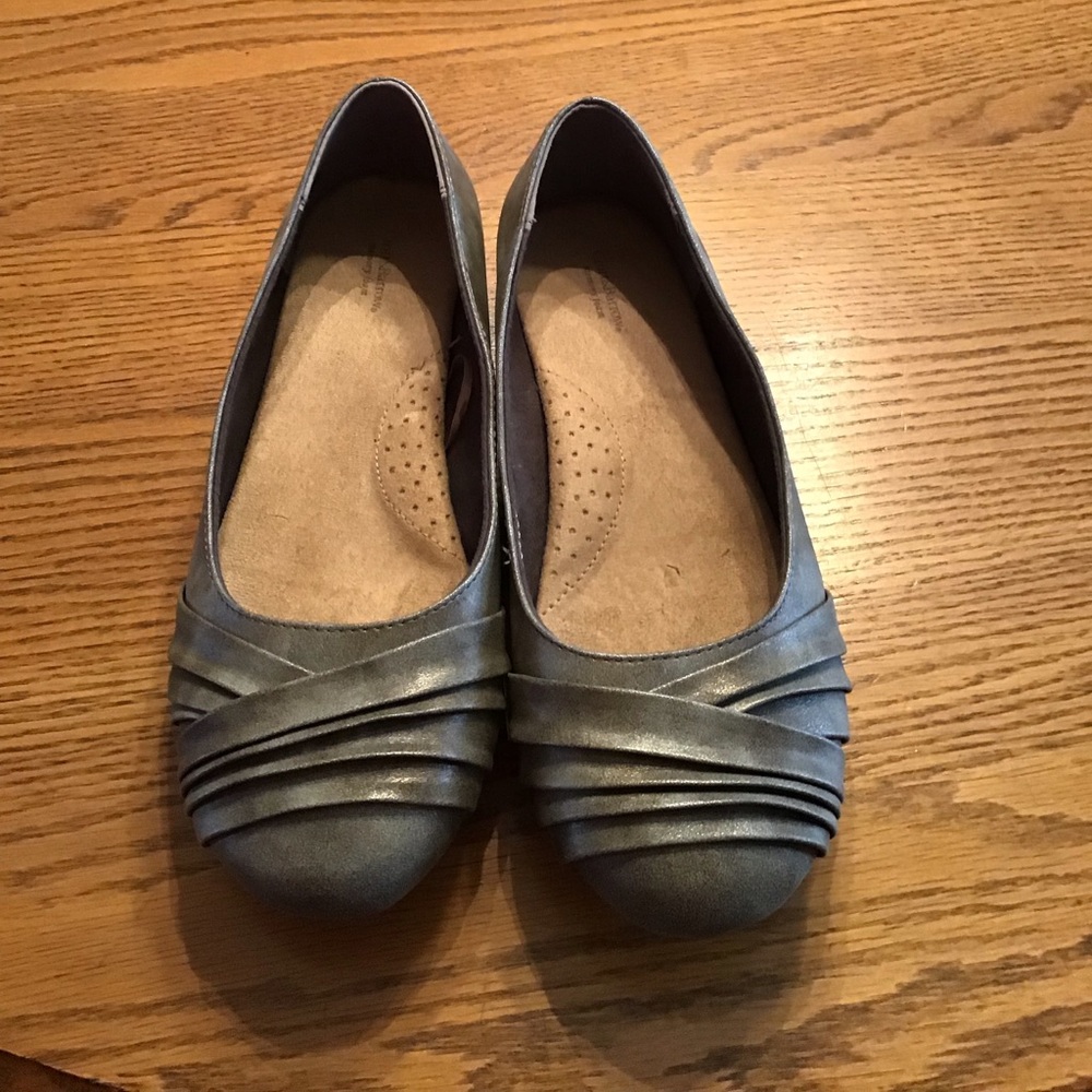 Bronze Croft and Barrow Dress Flats